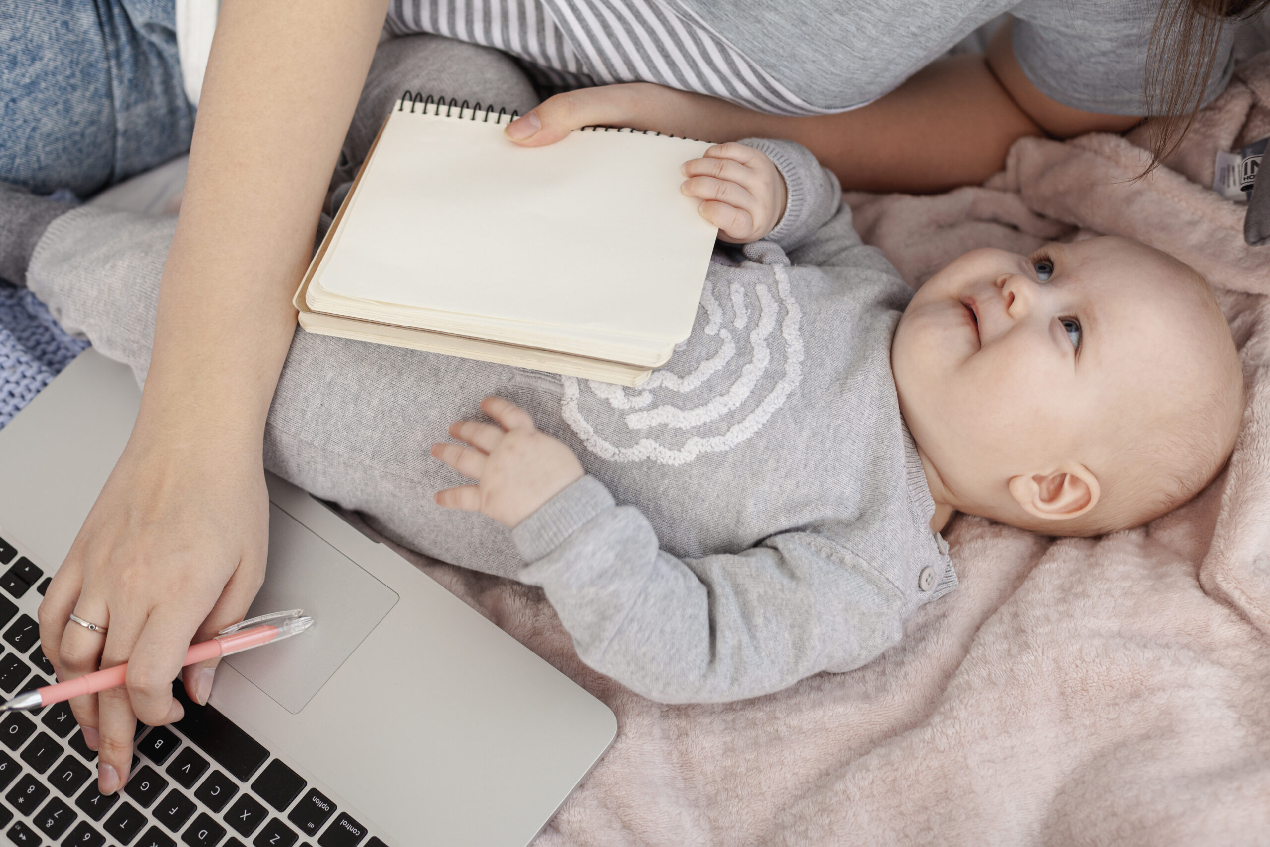 Mamme Lavoratrici: Come Trovare l'Equilibrio tra Lavoro e Famiglia